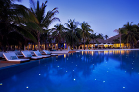 Pool bei Nacht
