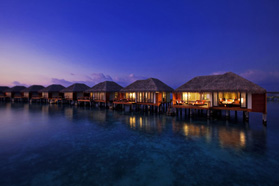 Watervilla Außenansicht Nacht